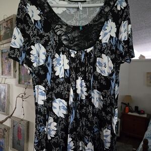 Black Floral Lace-Trim Tunic Top with Blue & White Blooms